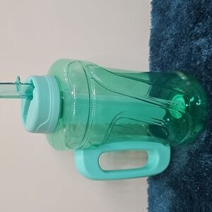 NEW Cool Gear Freeze Gel Stick Water Jug 80 FL OZ  Green